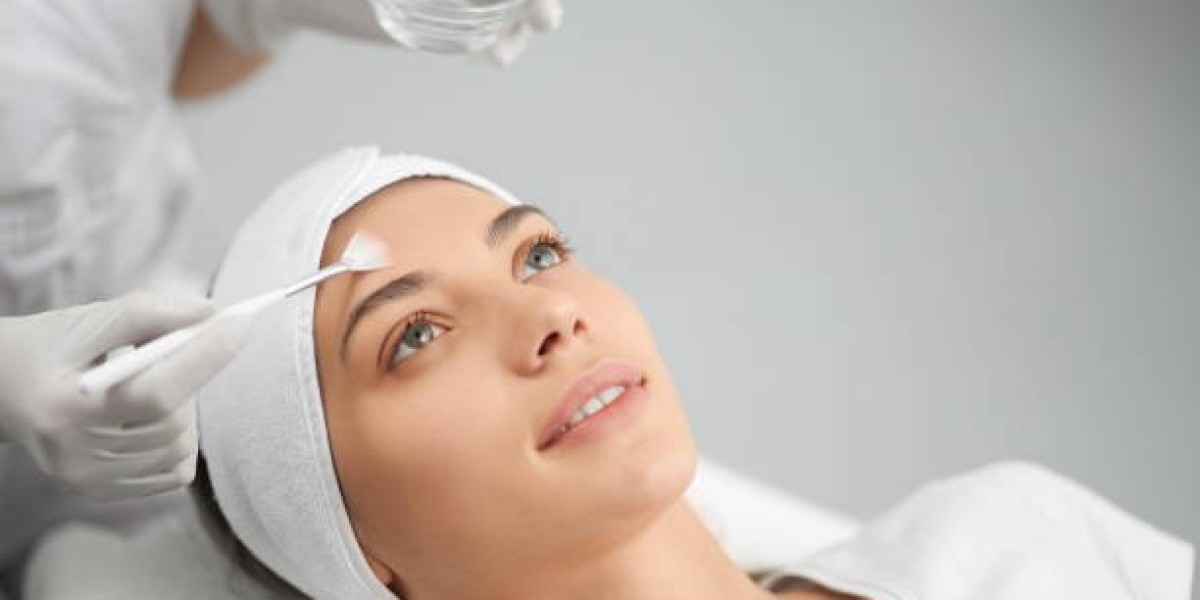 Ultimate Guide to Glycolic Peel Treatment in Dubai
