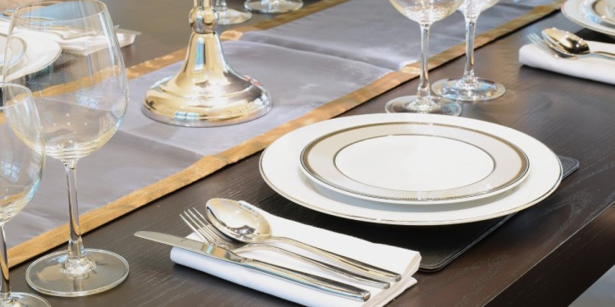 Decorative Porcelain Plates: Function and Art Combined