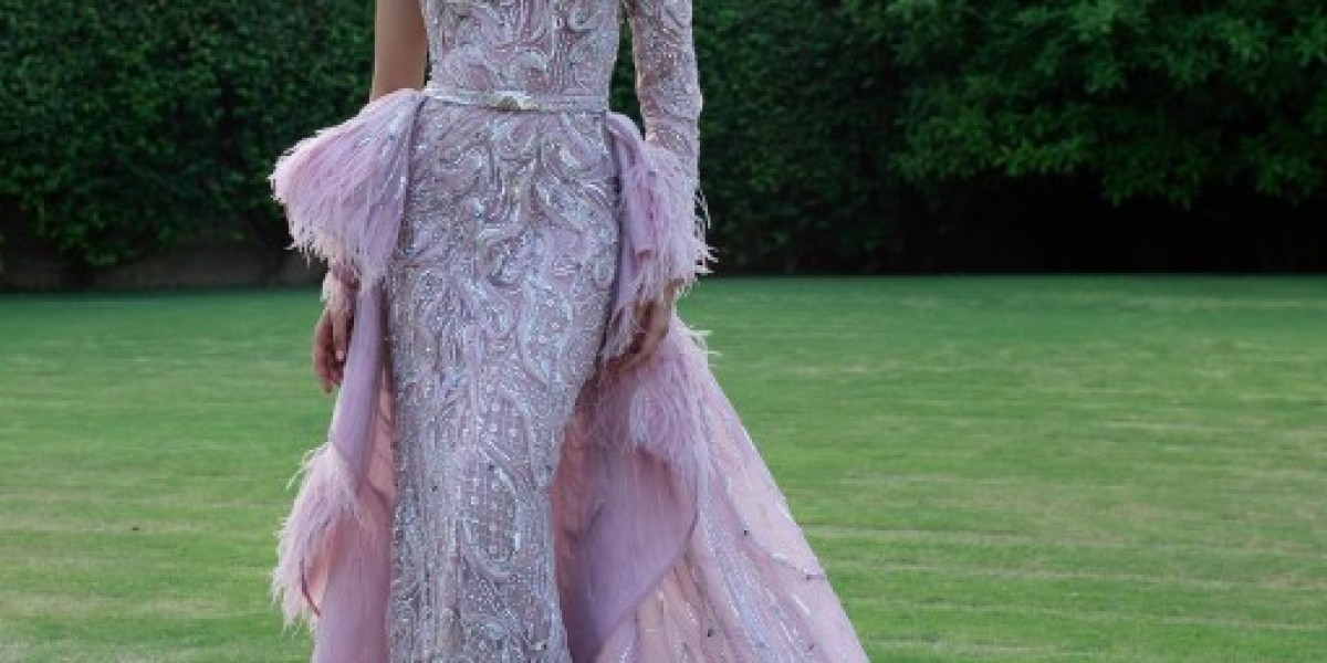 The Perfect Engagement Gown for Women: Glamour Redefined by Falguni Shane Peacock