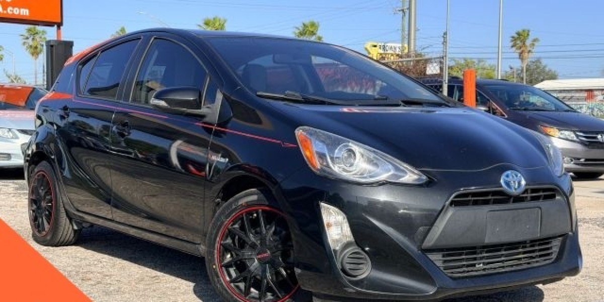 The Role of Vehicle History Reports in Buying Lakeland Toyota Used Cars
