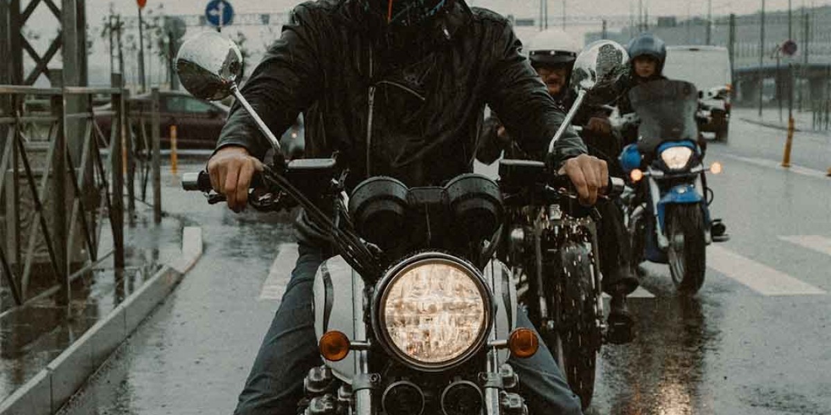 How to Choose the Right Biker Jacket before You Ride