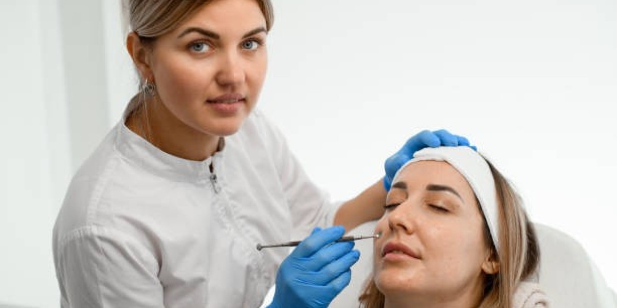 Pimples Treatment in Dubai for Combination Skin: Balanced Approaches