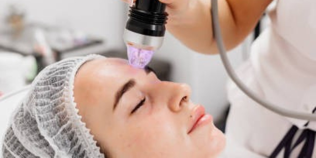 Fractional RF Microneedling in Dubai for Acne Scars: Does It Work?