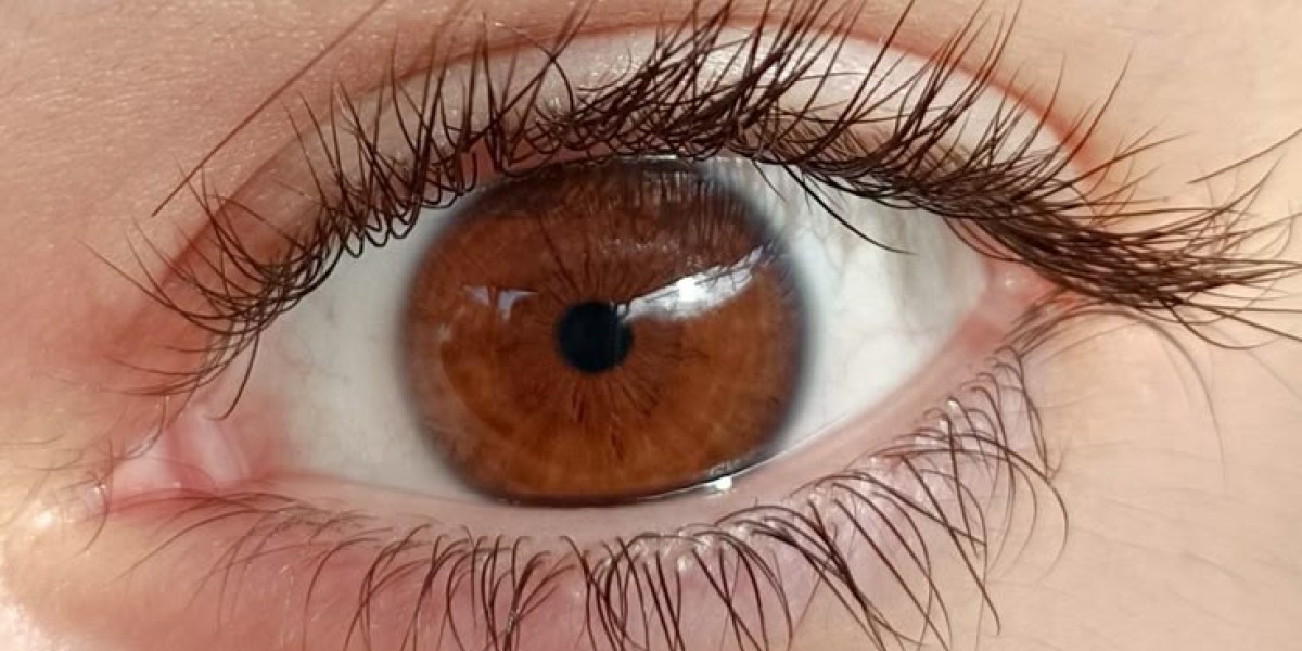 Lens Price in Pakistan (2026 Guide): Costs, Types & Contact Lenses for Brown Eyes Explained