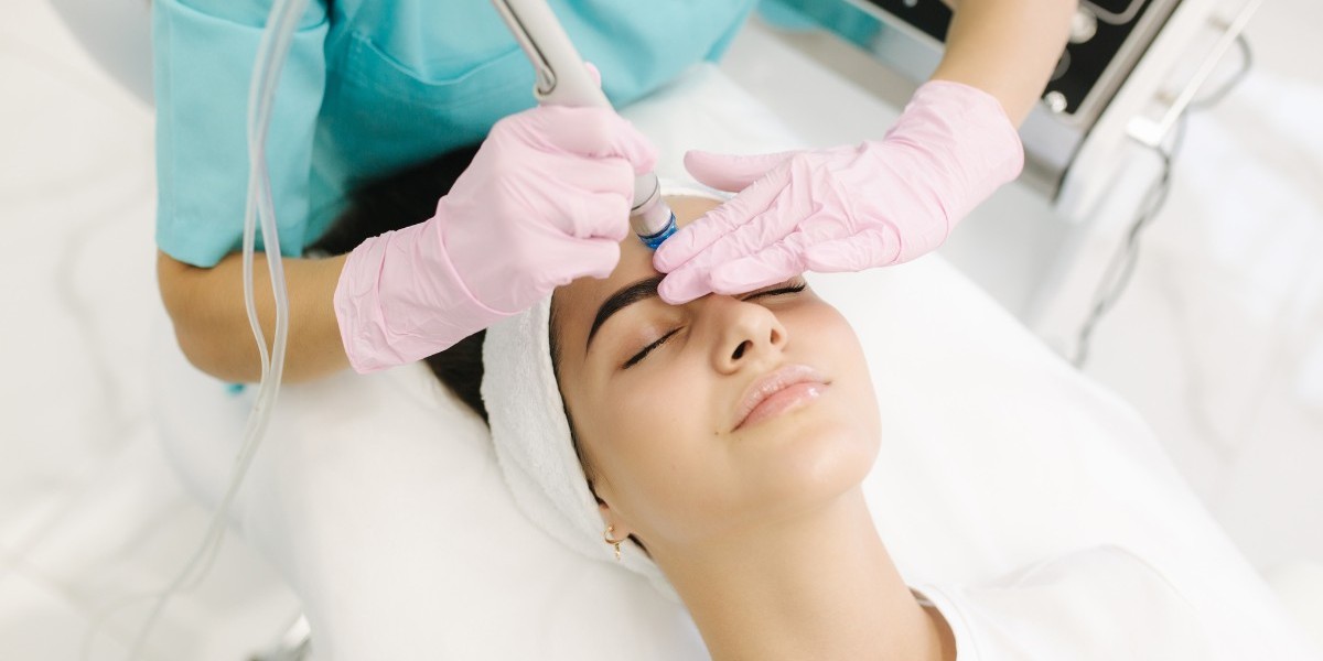 Why HydraFacial Is Ideal Before Weddings and Special Events