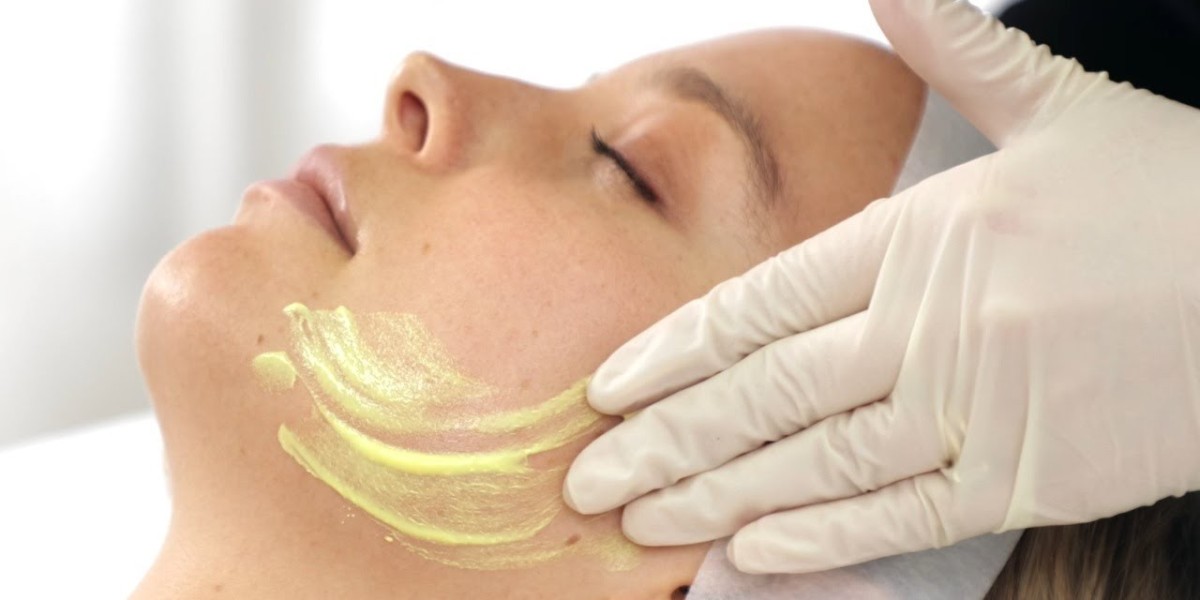 Chemical Peels in Dubai for Smooth Skin Texture