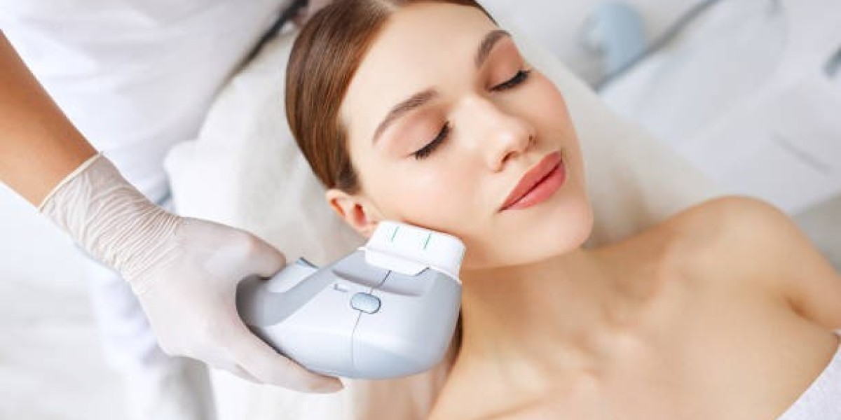 HIFU Treatment in Dubai for Neck Lines: Solving "Tech Neck" in 2026