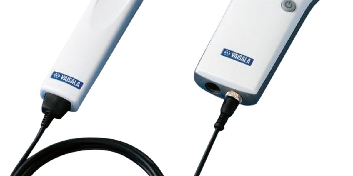 Handheld Dewpoint Meters: A Reliable Solution for On-Site Moisture Measurement