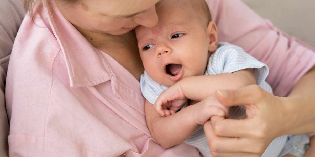 When Should Parents Hire Nurse for Newborns at Home