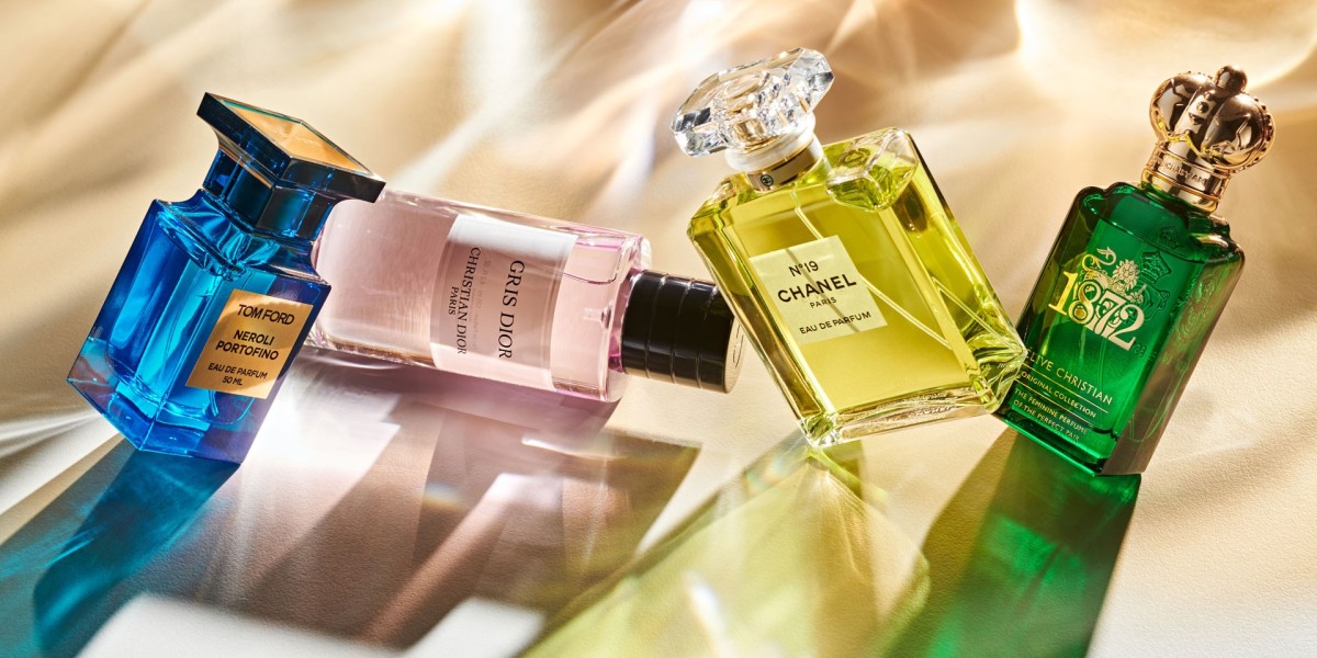 Seasonal Perfumes: Best Scents for Summer vs. Winter