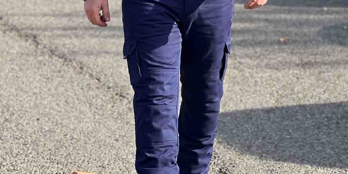 Motorcycle Trousers vs Jeans: A Complete Guide to Riding Protection