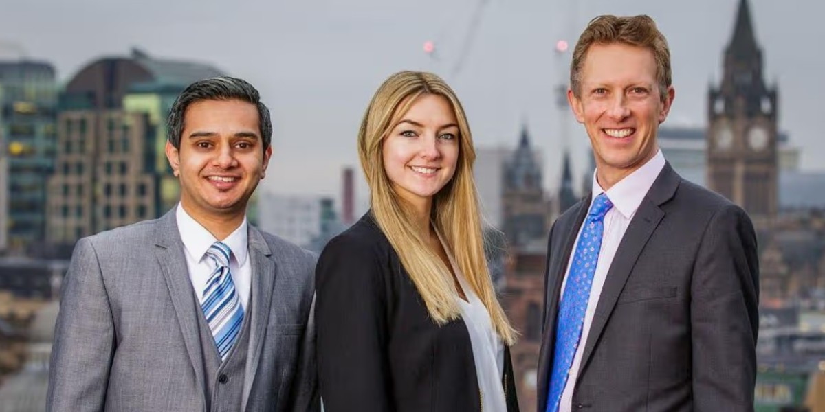 The London Advantage: Why Choosing the Best Solicitors in London for Immigration Matters is Non-Negotiable