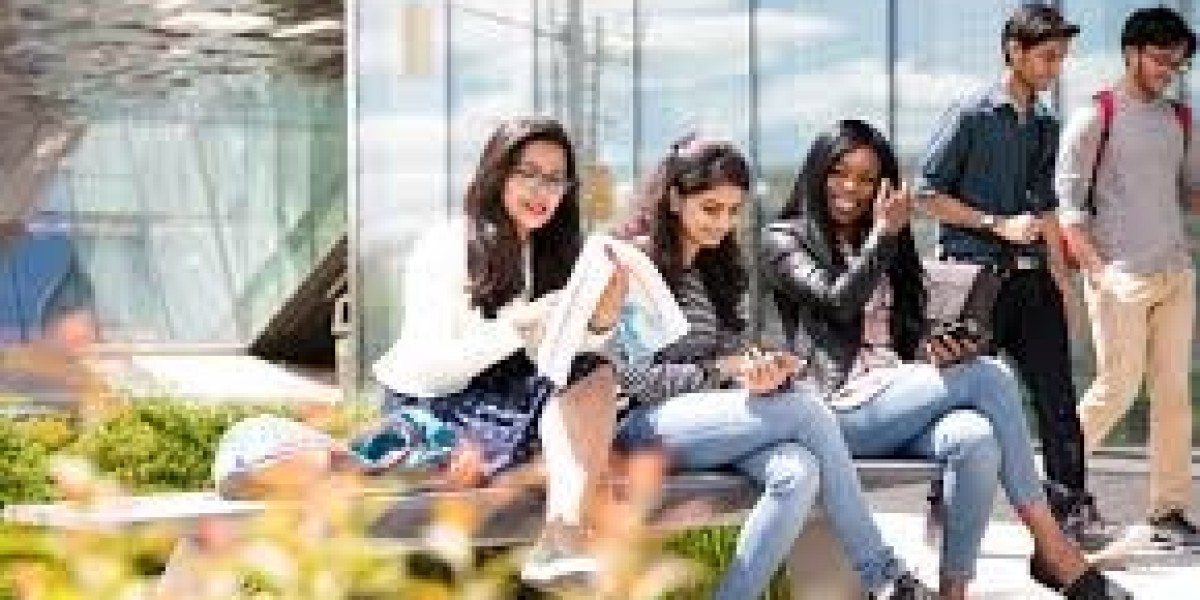 UK Thesis Help: The Smart Way to Overcome Academic Research Challenges