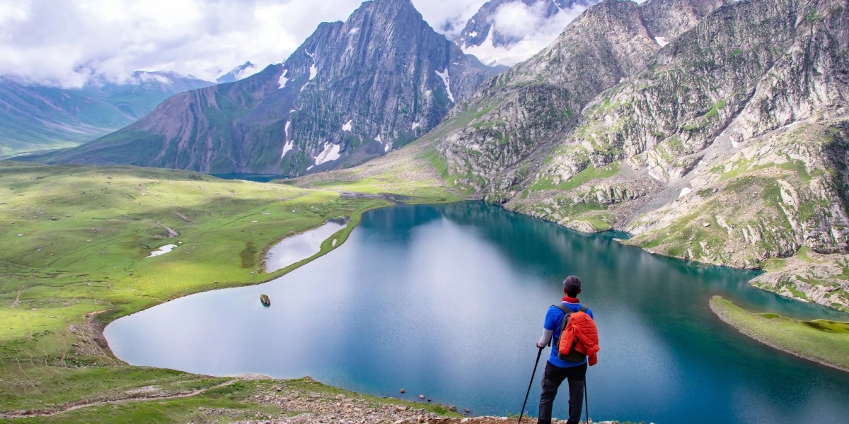 Kashmir Lake Trek: A Journey into the Heart of Nature   