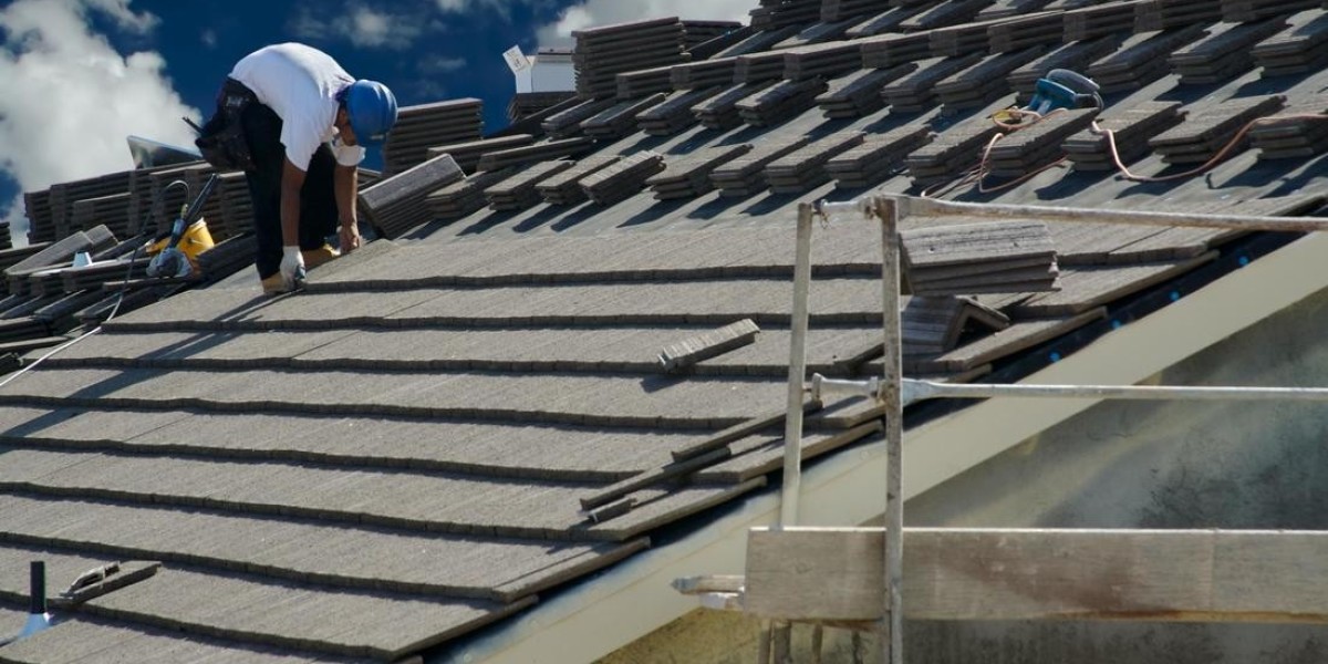 How Roofing Companies in Jacksonville, Florida Help Homeowners Navigate Insurance Claims