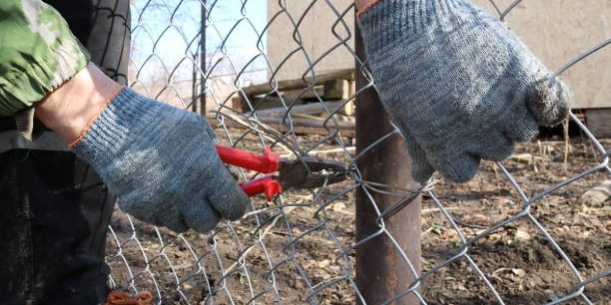What Type Of Property Needs Chain Link Fencing Installation?