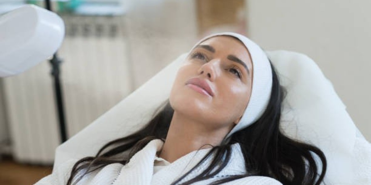 Hydrafacial Treatment in Dubai for Acne Prone Skin care