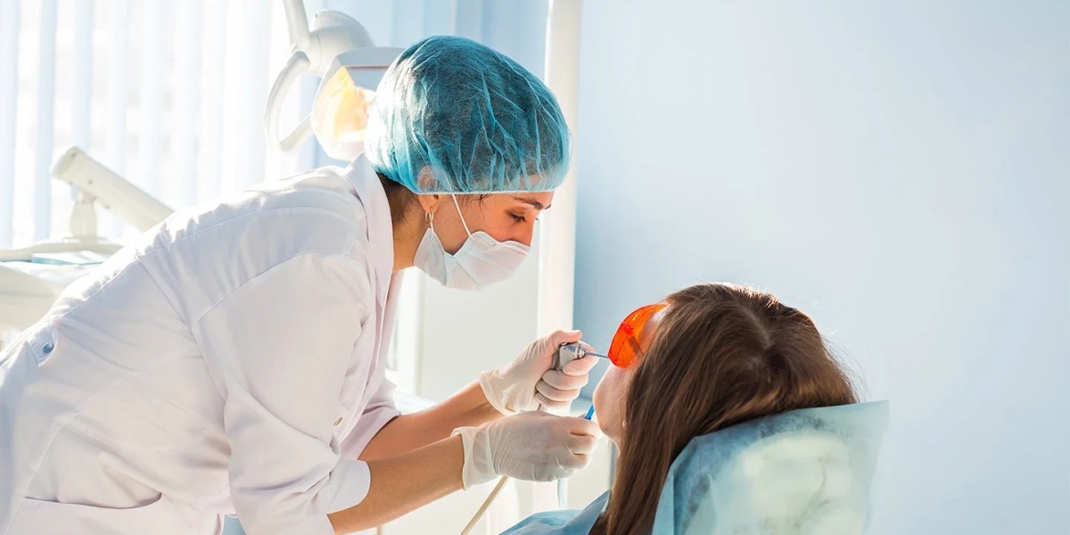 Teeth Whitening: A Simple Way to Refresh Your Smile