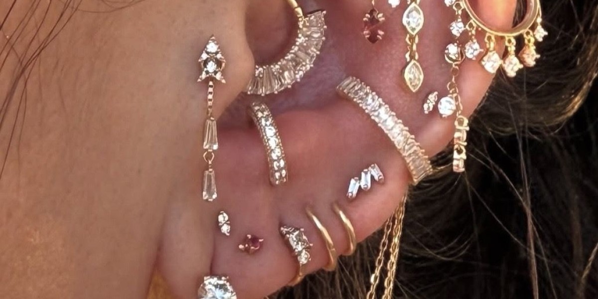 Ear Piercing in Dubai: Popular Ear Jewelry Options