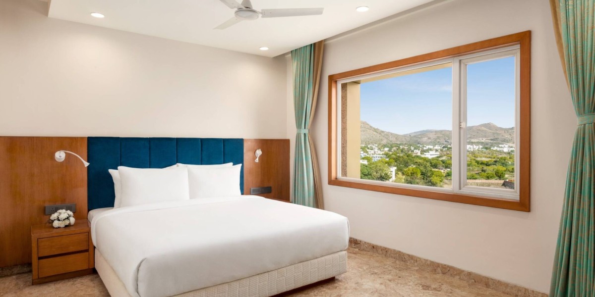 Luxury Rooms That Blend Modern Amenities with Timeless Comfort