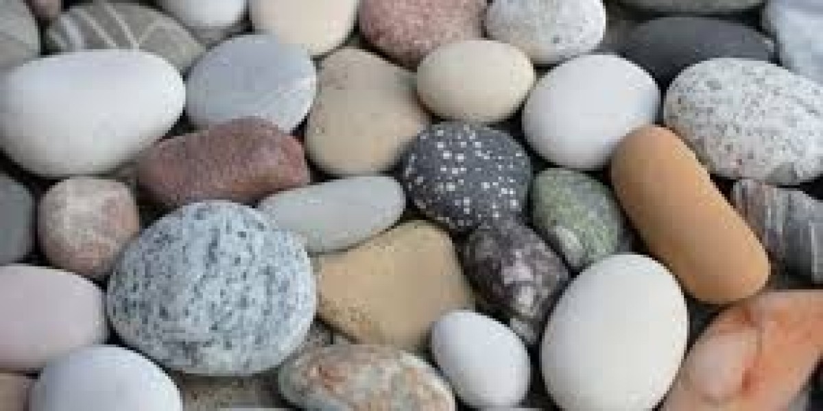 Tennessee River Rocks vs Gravel: Which Is Better for Your Outdoor Space?