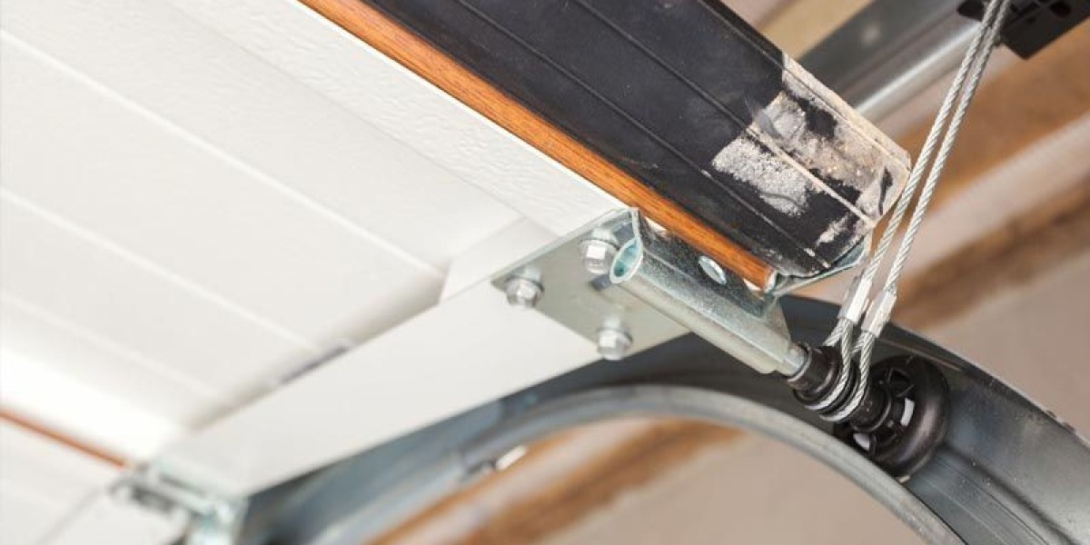 Reliable Garage Door Repair & Installation Services in Centerport