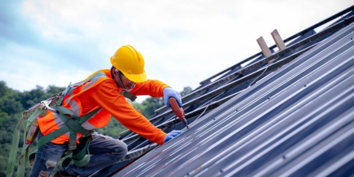 Commercial Roofing Contractor in Saco: Reliable Roofing Solutions for Long-Term Business Protection
