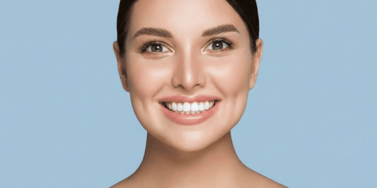 Ceramic Braces in Abu Dhabi | A Complete Guide to Aesthetic Orthodontic Treatment