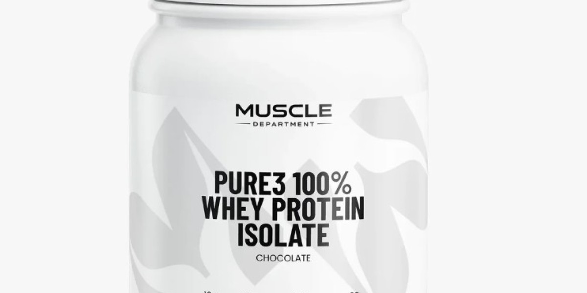 Clean Sports Supplements for Peak Athletic Performance: A Complete Guide to Protein, Creatine, and Essential Vitamins