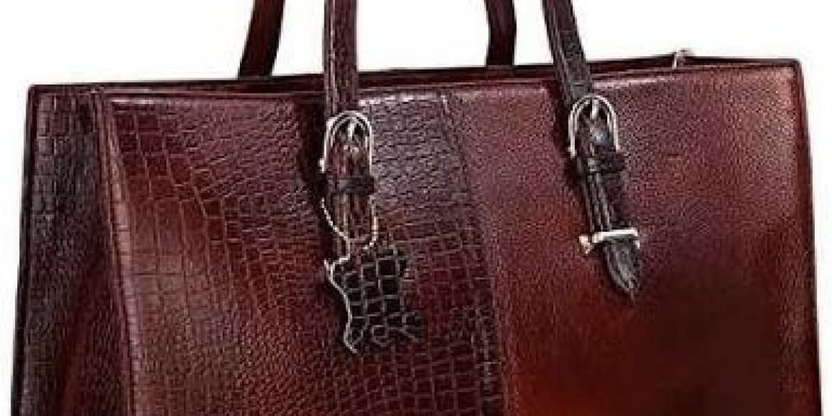 Global Leather Handbags Market to Experience Steady Growth as Luxury Fashion Demand Continues to Rise