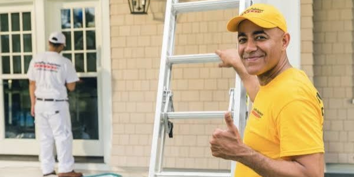 Hiring Deck and Fence Painters in Torrance