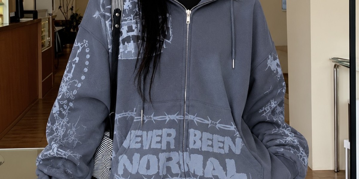 Retrovert Hoodie: How Modern Streetwear Blends Comfort and Personal Style