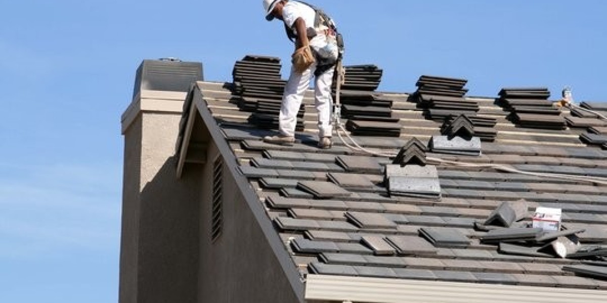 When Should You Invest in Roof Replacement Services?
