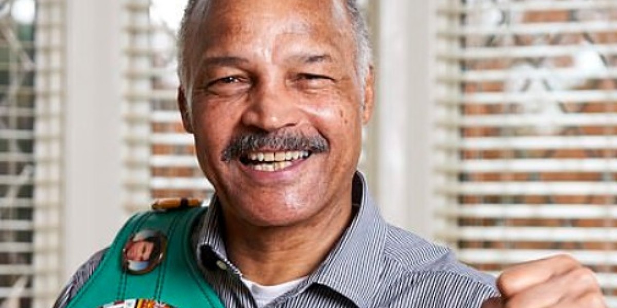 John Conteh’s Boxing Career, Achievements, and Legacy in the Sport